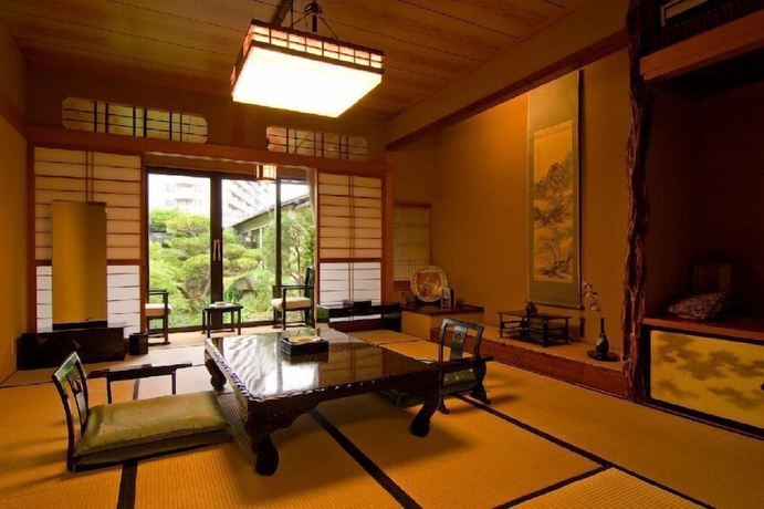 Imagen de la habitación del Hotel Ryotei Takano. Foto 14