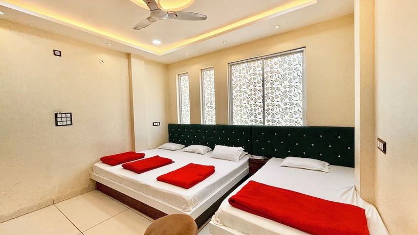 Imagen de la habitación del Hotel S C PALACE near Mahakal Temple. Foto 2