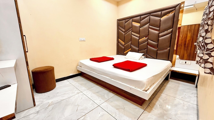 Imagen de la habitación del Hotel S C PALACE near Mahakal Temple. Foto 6