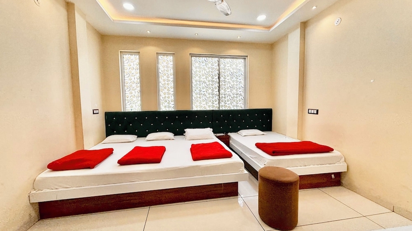 Imagen de la habitación del Hotel S C PALACE near Mahakal Temple. Foto 11