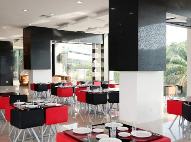 Imagen de los interiores del Hotel S. Damansara. Foto 12
