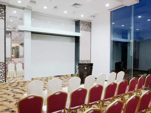Imagen de los interiores del Hotel S. Damansara. Foto 13