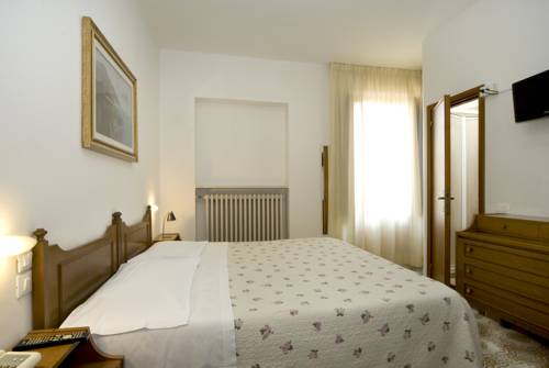 Imagen de la habitación del Hotel S. Ercolano. Foto 9