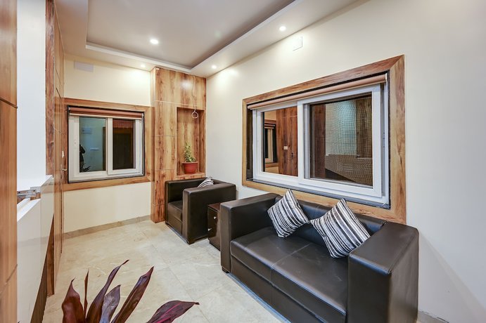 Imagen de los interiores del Hotel S J Pride. Foto 19