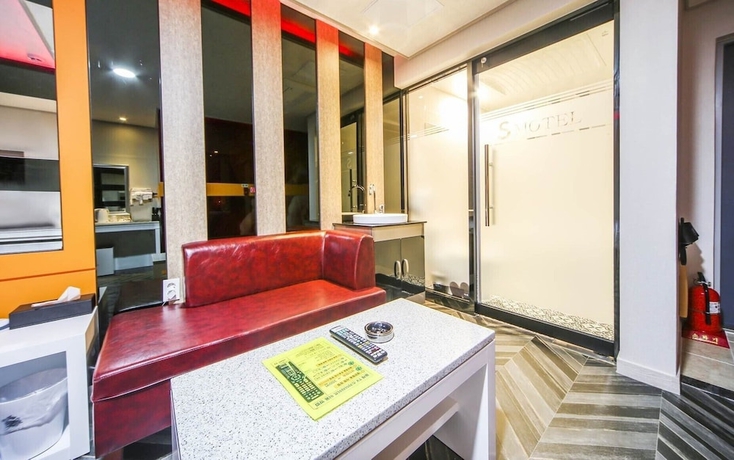 Imagen de los interiores del Hotel S Motel. Foto 19