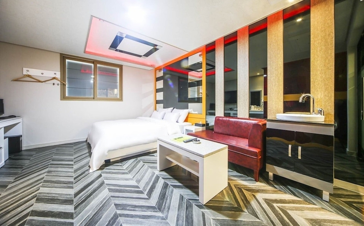 Imagen de la habitación del Hotel S Motel. Foto 16