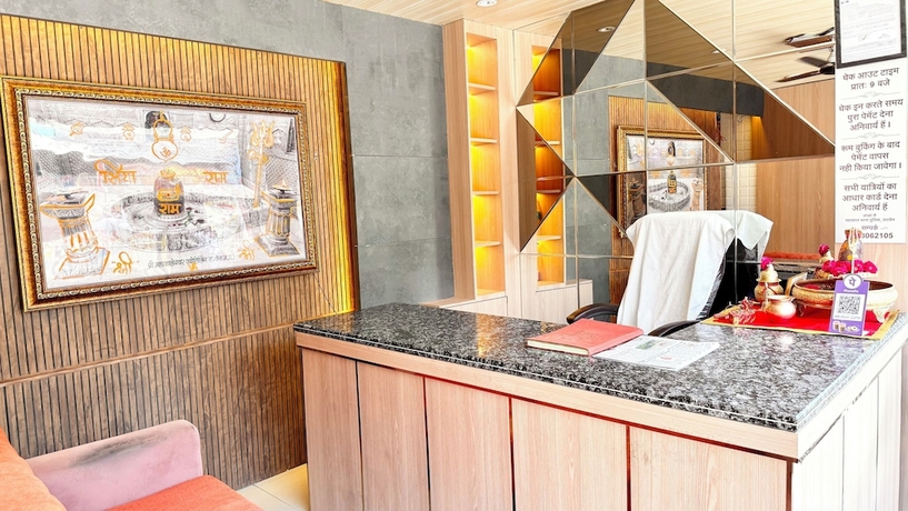 Imagen de los interiores del Hotel S P Palace near All Prime Location. Foto 16