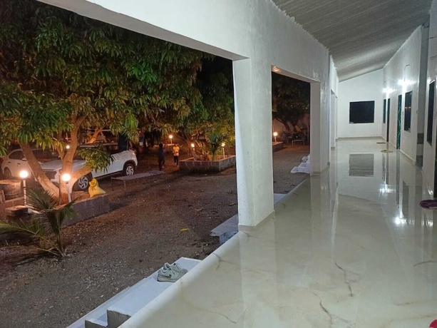 Imagen general del Hotel S R Farm House. Foto 3