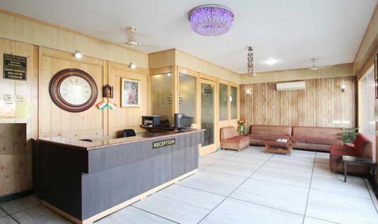 Imagen general del Hotel S R Palace. Foto 12