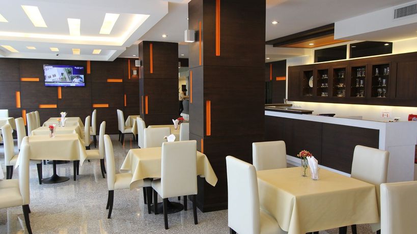 Imagen de la habitación del Hotel S Tara Grand Hotel. Foto 6