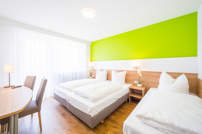 Imagen de la habitación del Hotel S16. Foto 6