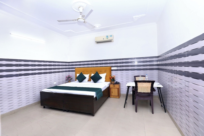 Imagen de la habitación del Hotel S2 Residency Near Railway Station Chandigarh. Foto 5