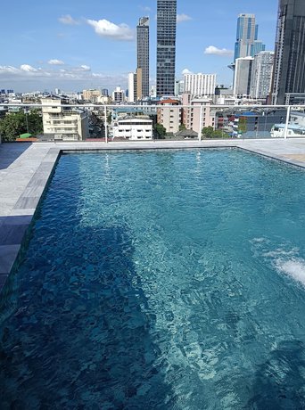 Imagen de la piscina del Hotel S3 Siam Bangkok. Foto 19