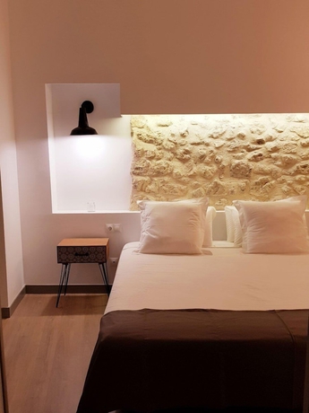 Imagen de la habitación del Hotel S30 Reina Victoria Suites. Foto 2