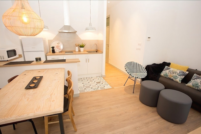 Imagen de la habitación del Hotel S30 Reina Victoria Suites. Foto 3