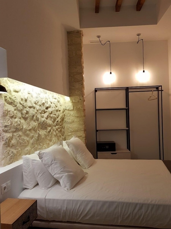 Imagen de la habitación del Hotel S30 Reina Victoria Suites. Foto 11