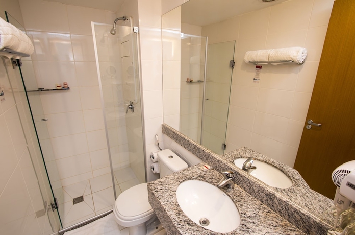 Imagen de la habitación del Hotel S4. Foto 15