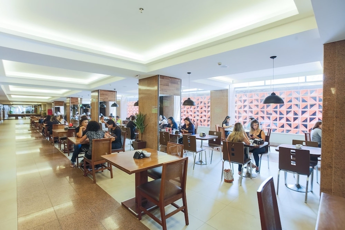 Imagen del bar/restaurante del Hotel S4. Foto 3