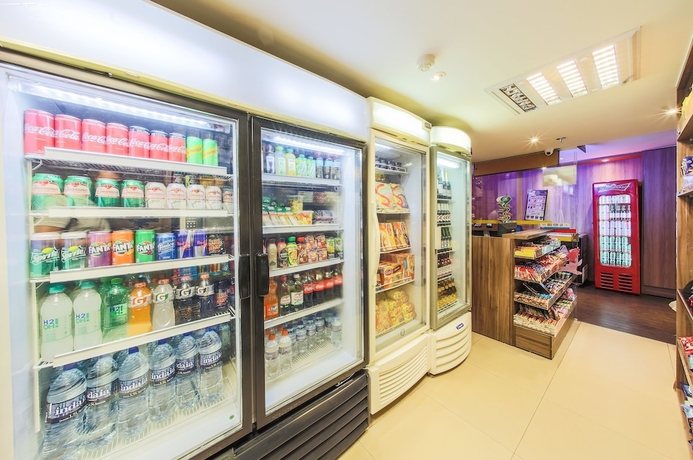 Imagen del bar/restaurante del Hotel S4. Foto 5