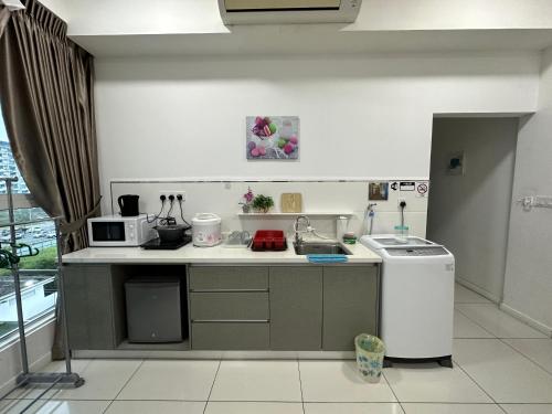 Imagen general del Hotel SA Sutera Avenue Homestay Kota Kinabalu Area KK City Opposite Imago. Foto 2