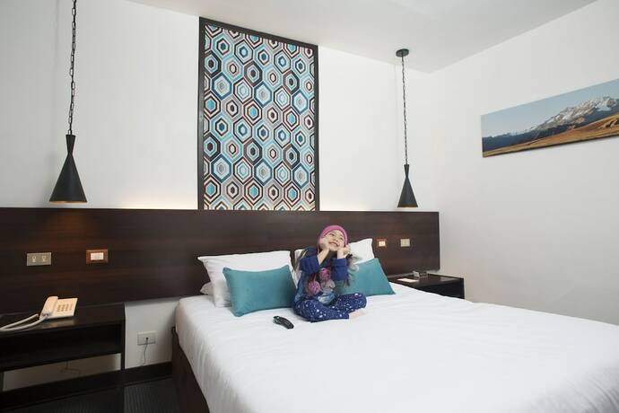 Imagen de la habitación del Hotel SACHA CENTRIC. Foto 17