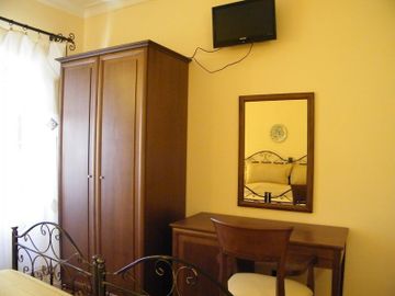 Imagen de la habitación del Hotel SALOTTO DI ATHENA. Foto 8