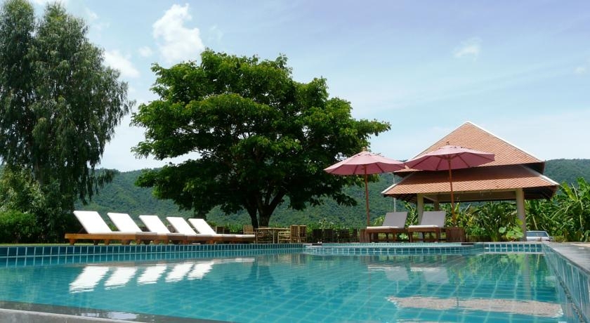 Imagen de la piscina del Hotel SAMANEA RESORT KHAO YAI. Foto 5