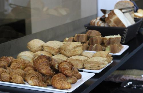 Imagen general del Hotel SAMAR&Aacute;N SUITES. Foto 9