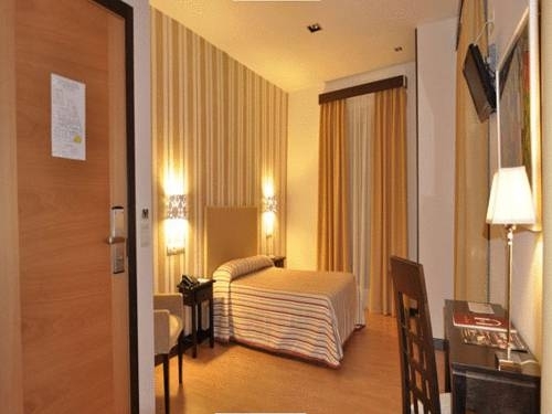 Imagen de la habitación del Hotel SAN MARCOS, Badajoz. Foto 4