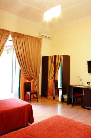 Imagen de la habitación del Hotel SAN MAX. Foto 2