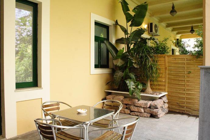 Imagen de los exteriores del Hotel SAN MAX. Foto 9