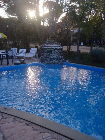 Imagen de la piscina del Hotel SAN REMO VILLA CORRAL APARTS. Foto 12