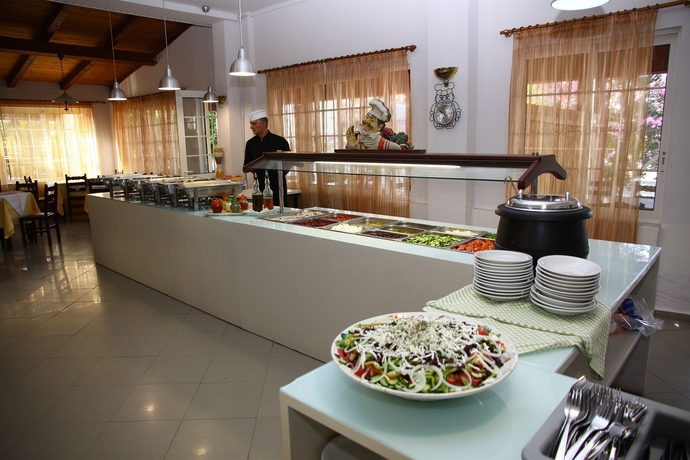 Imagen del bar/restaurante del Hotel SANDY BEACH (EX AKTI MANOS). Foto 2