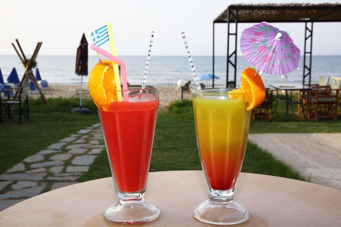 Imagen de los exteriores del Hotel SANDY BEACH (EX AKTI MANOS). Foto 9