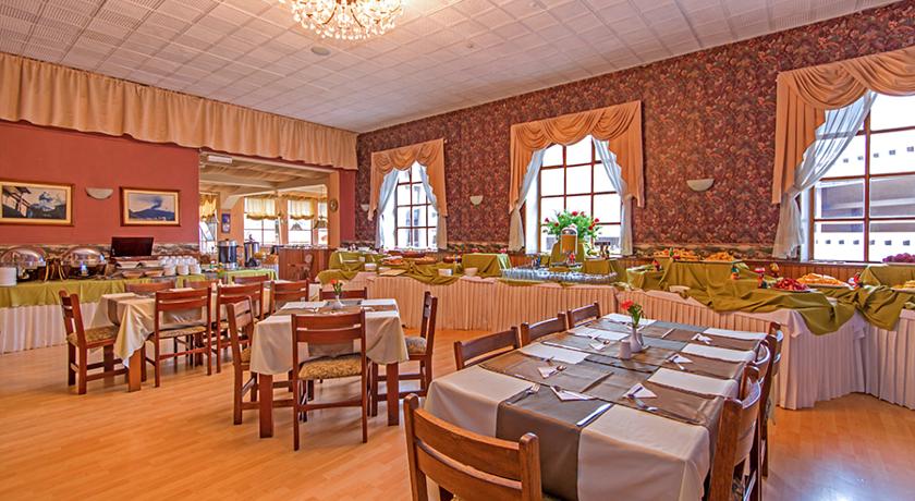 Imagen del bar/restaurante del Hotel SANGAY. Foto 3