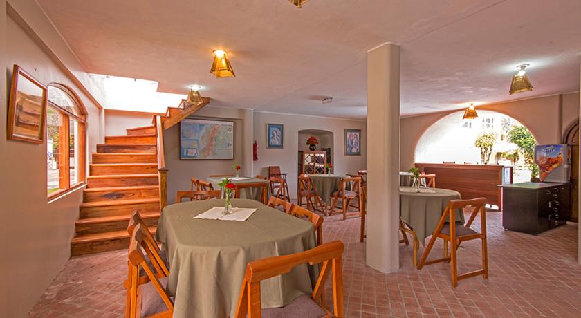 Imagen del bar/restaurante del Hotel SANGAY. Foto 4