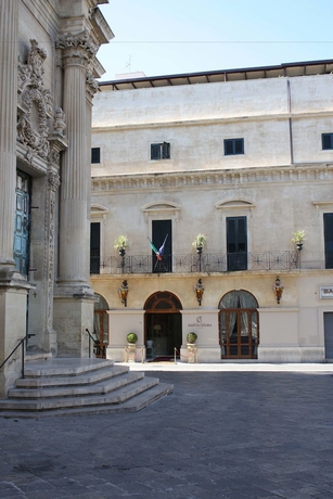 Imagen general del Hotel SANTA CHIARA SUITE HOTEL & SPA. Foto 1