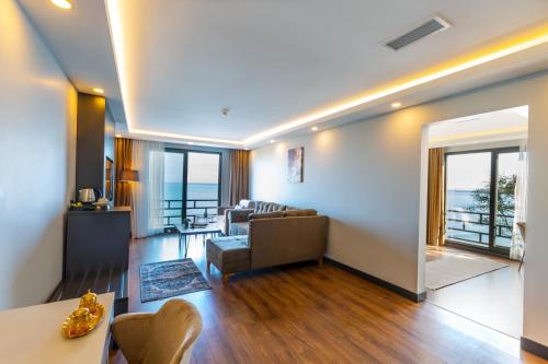 Imagen de la habitación del Hotel SANTANA OTEL. Foto 16