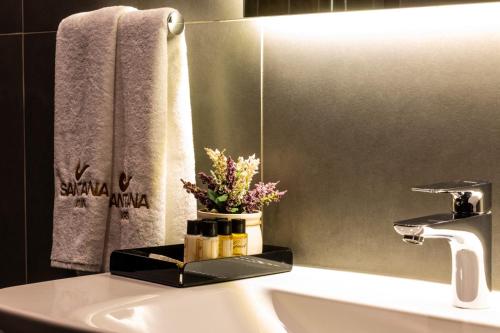 Imagen de la habitación del Hotel SANTANA OTEL. Foto 17