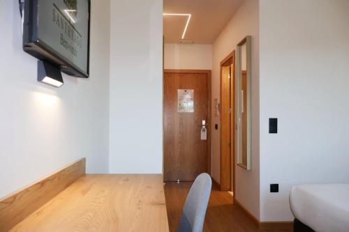 Imagen de la habitación del Hotel SANTHYAGO TROFA. Foto 9