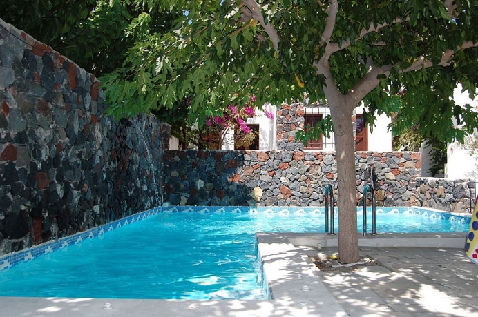Imagen de la piscina del Hotel SANTORINI REFLEXIONS SEA. Foto 11