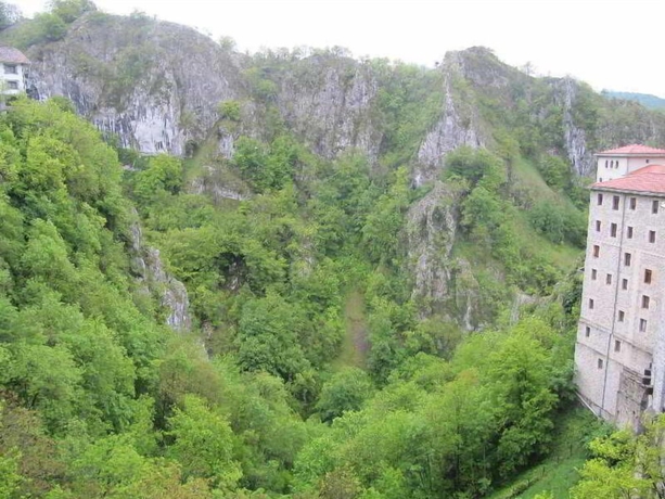 Imagen de los exteriores del Hotel SANTUARIO DE ARANTZAZU. Foto 9