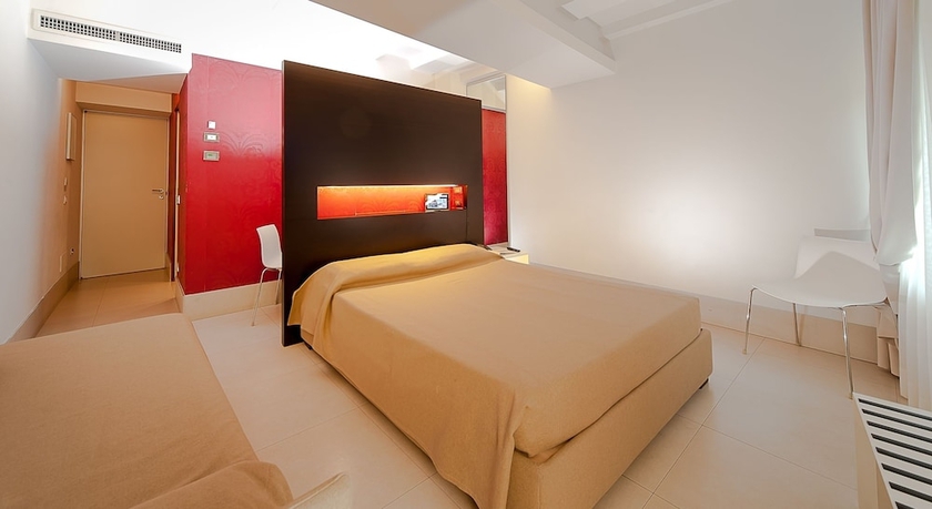 Imagen de la habitación del Hotel SAVOY HOTEL PARMA. Foto 15