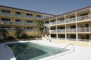 Imagen de la piscina del Hotel SAXONY INN. Foto 3