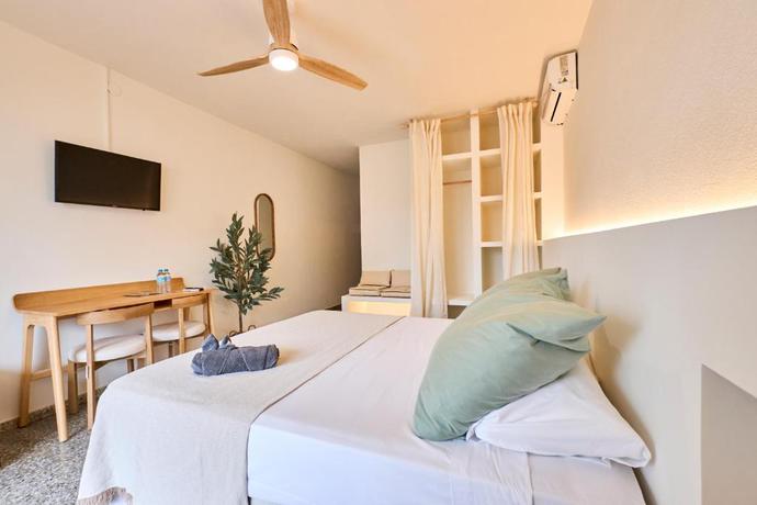 Imagen de la habitación del Hotel S'Algaret. Foto 1