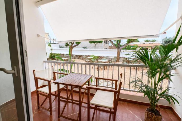 Imagen de la habitación del Hotel S'Algaret. Foto 5