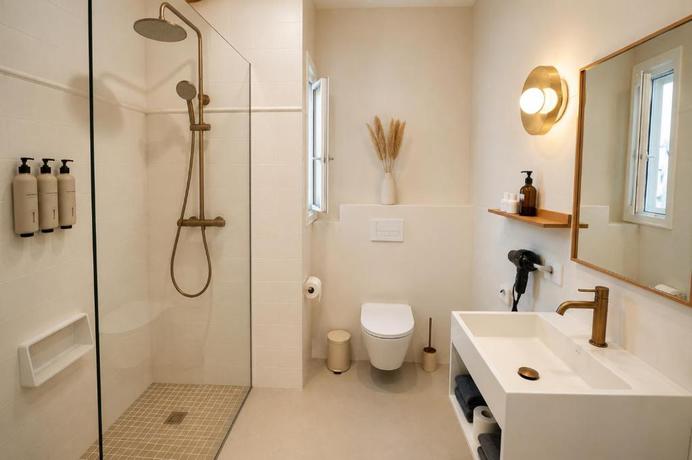 Imagen de la habitación del Hotel S'Algaret. Foto 6