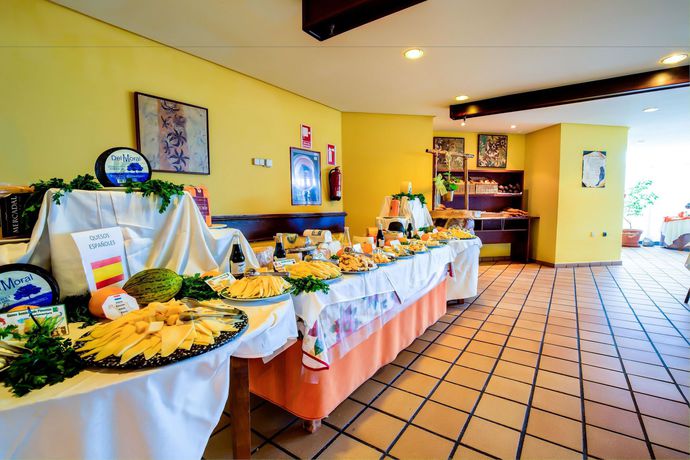 Imagen del bar/restaurante del Hotel SBH Club Paraiso Playa. Foto 9