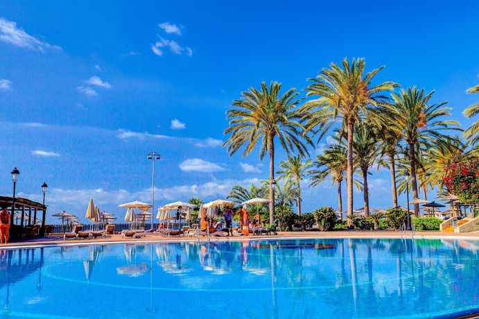 Imagen de la piscina del Hotel SBH Costa Calma Beach Resort. Foto 19