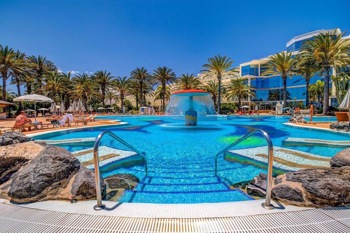 Imagen de la piscina del Hotel SBH Costa Calma Palace. Foto 14